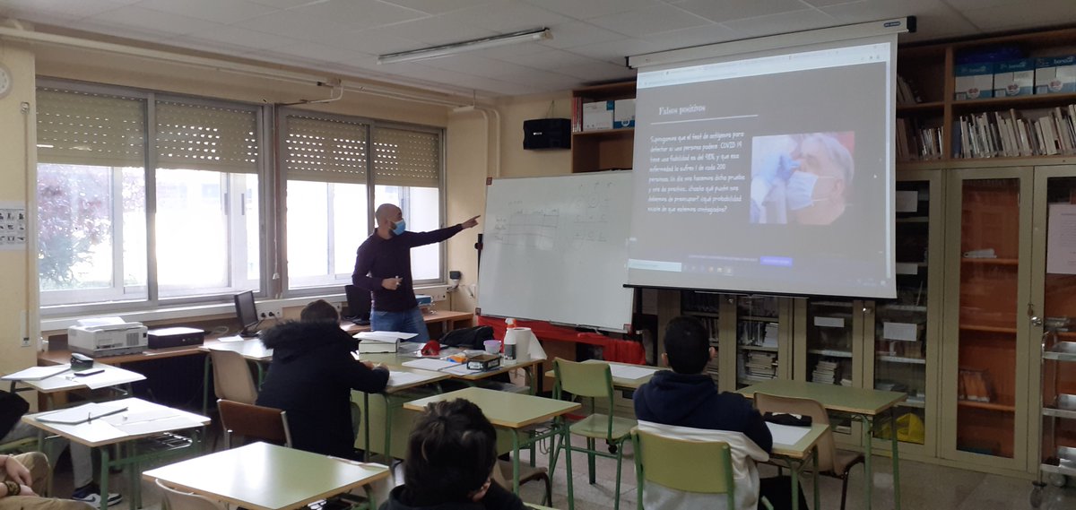 CREE_CYL's tweet photo. ¡Aquí podéis ver los talleres del #ProgramaExtracurricularAACC de #Segovia!: Los más peques aprendiendo sobre astronomía, los más mayores en el taller de matemáticas y los demás en el taller "el arte y las sensaciones". ¡Gracias profes! Y gracias al @IesMoliner 
@educacyl https://t.co/iMlZHYfDi9