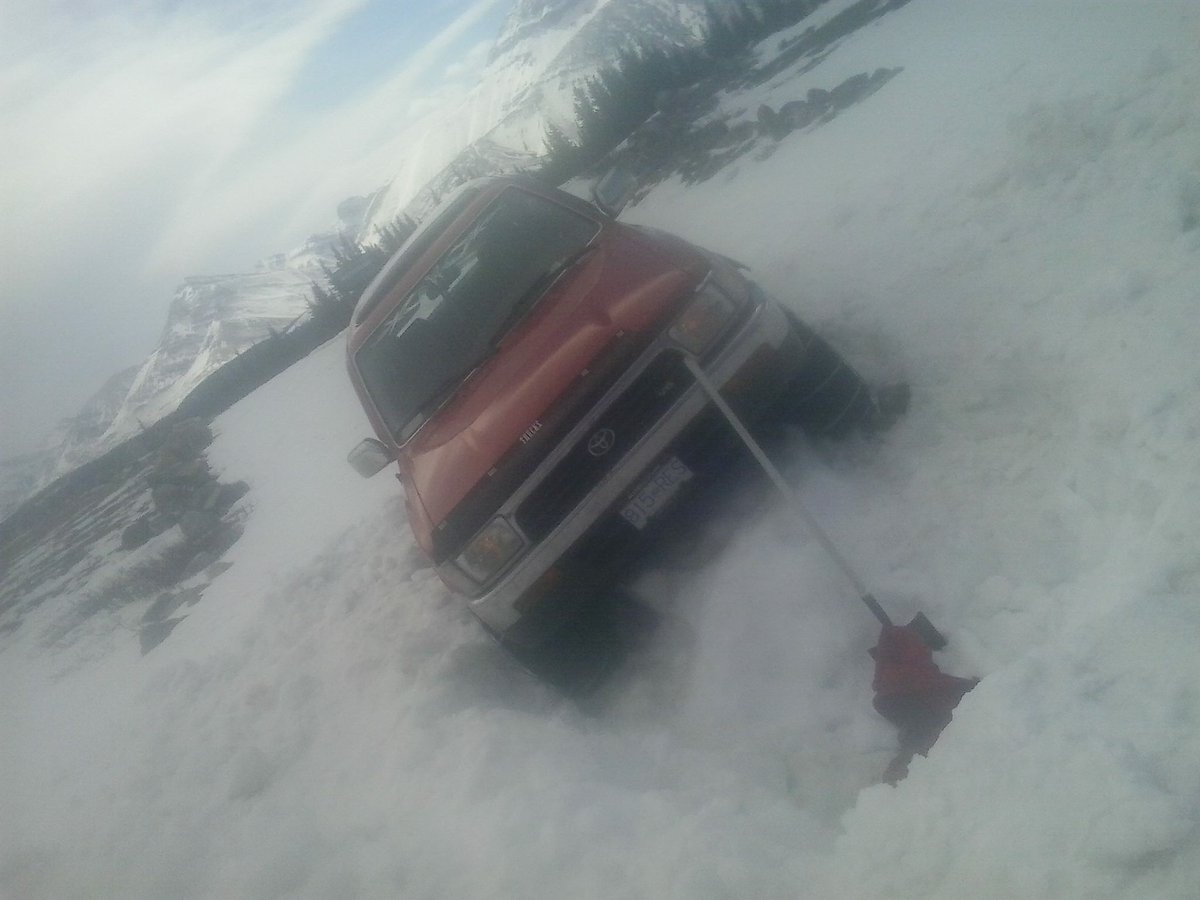 Anishinaabeotch's tweet photo. @ShafRC @BC_Frank_Drebin I was stuck for 8hrs b4 two guys in a new Rubicon came and with the winch & three of us digging in took two more hours to get out. I drove across a snowdrift before sunrise and after sunrise it was soft.. I only broke my sway bar mount :) At the Cardinal Divide not Continental.. https://t.co/P11kIxgFqM
