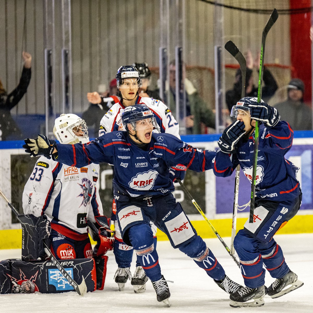 Bilder från matchen <a href="/KRIFHockey/">KRIF Hockey</a> - <a href="/HalmstadHammers/">Halmstad Hammers</a> 2-1 hittar ni här: calegula.se/2021/11/14/202…