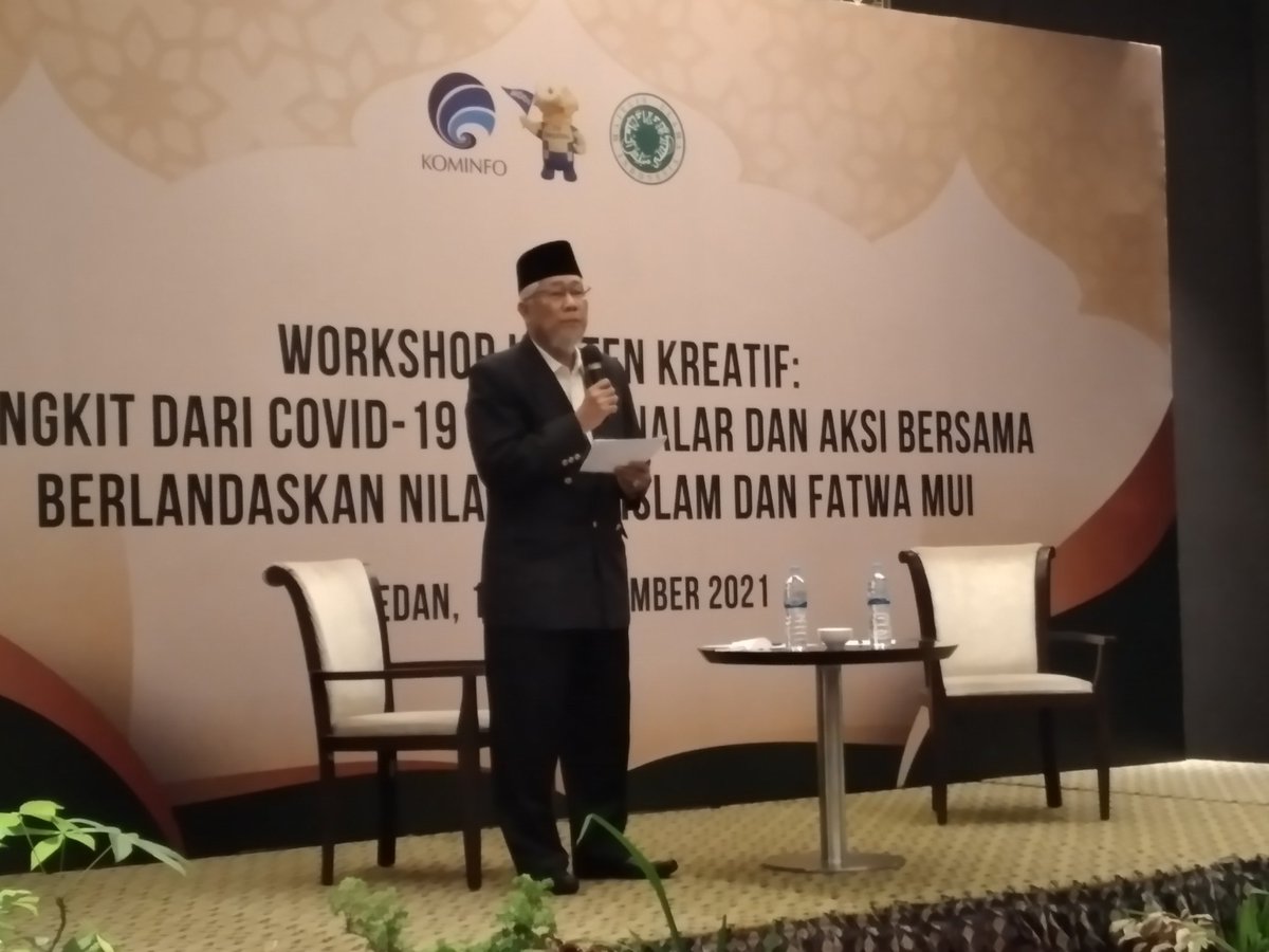 MananSir1's tweet photo. Sambutan Ketua MUI sumatera utara dalam pembukaan workshop konten kereatif di hotel grand mercure 
#Islamwashatiyah https://t.co/1D5VzJN0Zj