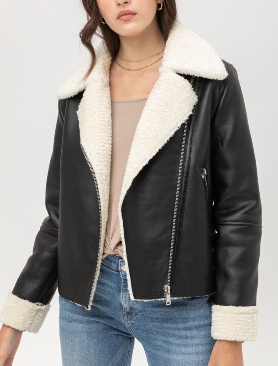 JacketPromoter's tweet photo. 🚨🚨 ALERT 🚨🚨
Need Leather Jacket❓
GRAB NOW FROM OUR AMAZON STORE
DROPPED NEW DESIGNS &amp; STYLES😍
🔗 https://t.co/n1aTyniKMe 
.
.
#jacket #LeatherJacket #fashion #fashionstyle #fashionnova #Fashionista #style #StylesSunday #clothingbrand #clothingformen #clothesonclothesoff https://t.co/mgnKa8JTK0