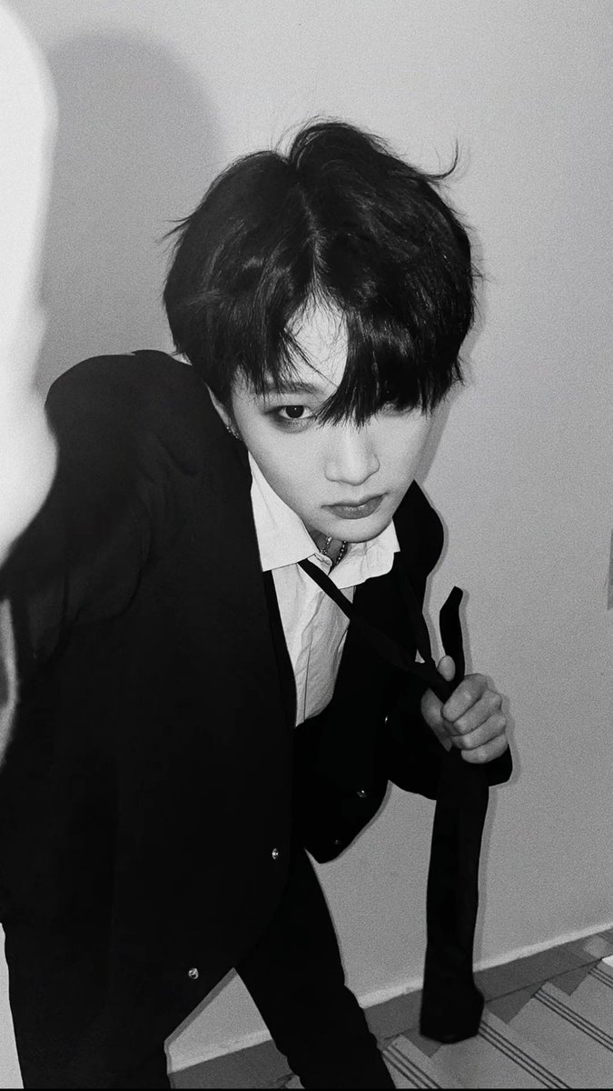 foryetao's tweet photo. Emo Yetao is so smexy 😳🤌💕 https://t.co/nvFi16oELL
