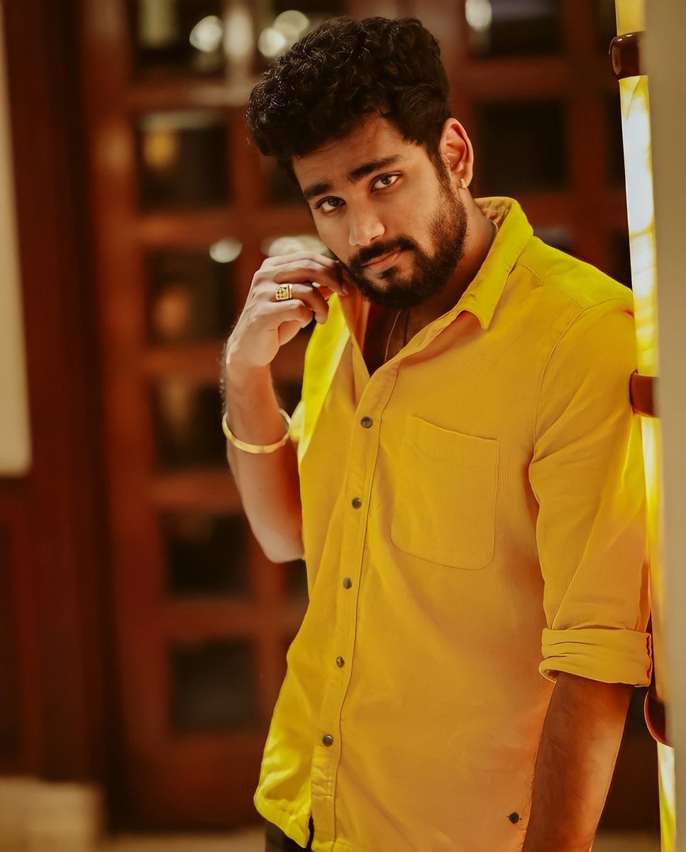 SameyVishal's tweet photo. This pic 🥳🥳🤩🔥
@samvishal280999 
#SamVishal https://t.co/DyUZChhREQ