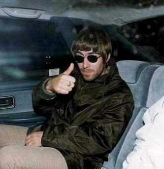 liam and noel every six hours tweet media