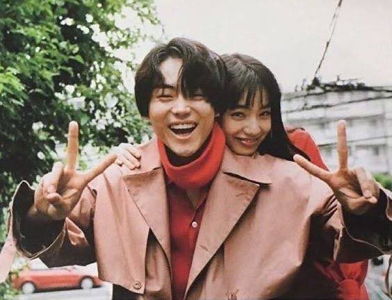 ROI530's tweet photo. ❤️🤍❤️菅田将暉×小松菜奈🤍❤️🤍
ご結婚おめでとうございます！

推し×推しで震えて��叫してたけど失神するかと思った…ご近所さん大丈夫だったかな…。うぅ…尊い……胸が苦しい…
なんですか、この気持ちは…。
俺の小松菜奈を頼んだ幸せにしてくれよ
こうしちゃいられねぇ酒だ
#すだなな https://t.co/vXXuCfSFkN