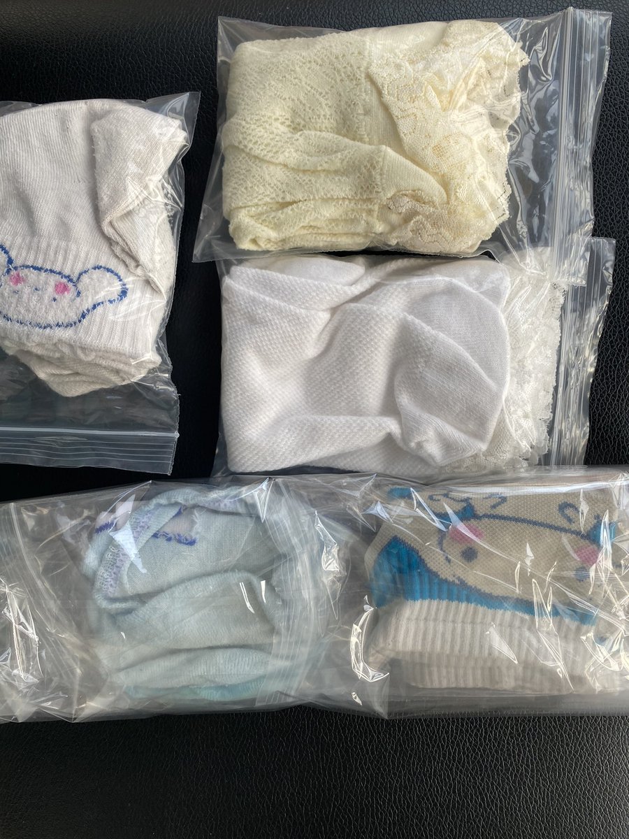 sansan334_'s tweet photo. 收货 发货 都是独立密��包装 不串味 不跑味。
图二妹子这三双味道太重了 轻轻闻了一下直接上头 图三图四都接预约 
再也不寄顺丰特快了 蜂巢取件的时候正好遇到来收我的寄件的取件员 对我是一顿盘问 还好没拆开 不然就尴尬了

#原味 #萝莉 #恋足 #足控 #jk #Lolita #射脚 #女s #白丝 #棉袜 #lo袜 #舔脚 https://t.co/fUNRrpQqNG