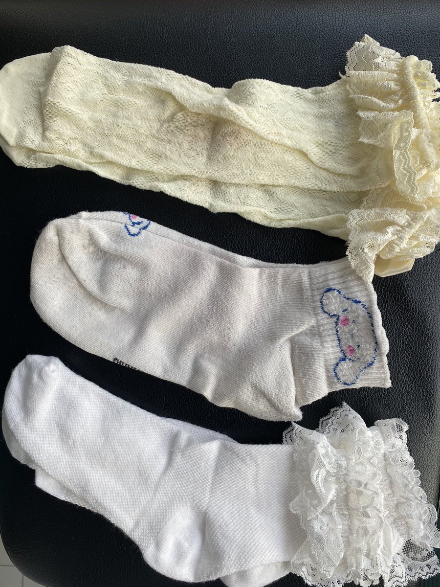 sansan334_'s tweet photo. 收货 发货 都是独立密��包装 不串味 不跑味。
图二妹子这三双味道太重了 轻轻闻了一下直接上头 图三图四都接预约 
再也不寄顺丰特快了 蜂巢取件的时候正好遇到来收我的寄件的取件员 对我是一顿盘问 还好没拆开 不然就尴尬了

#原味 #萝莉 #恋足 #足控 #jk #Lolita #射脚 #女s #白丝 #棉袜 #lo袜 #舔脚 https://t.co/fUNRrpQqNG