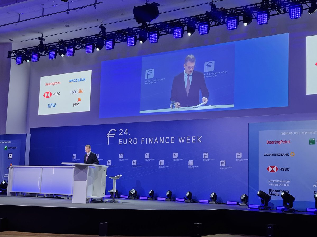 ConEspFrancfort's tweet photo. Comienza la #Eurofinanceweek, que reúne a directivos de banca privada y bancos centrales, un sector que emplea a muchos españoles residentes  en Fráncfort https://t.co/Ou0vHEkV4v @eurofinanceweek https://t.co/VgVJz9jdMn