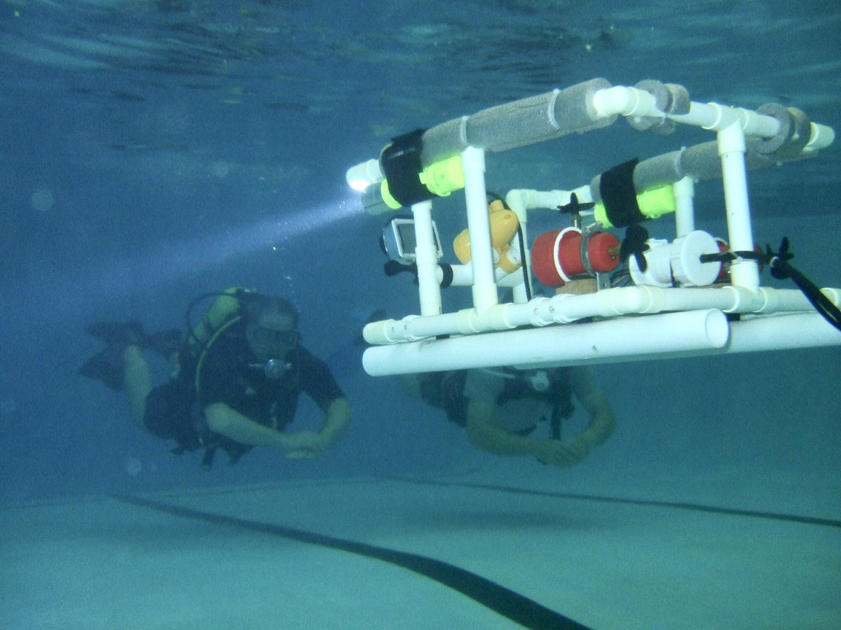Been using my home built ROV in the dive club pool, and teaching my 6 year old to be an #rov pilot!