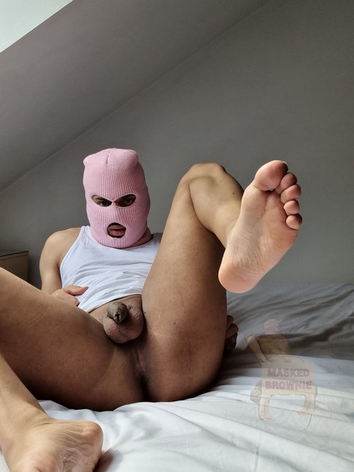Suck on my toes https://t.co/N3YY3TCMQU