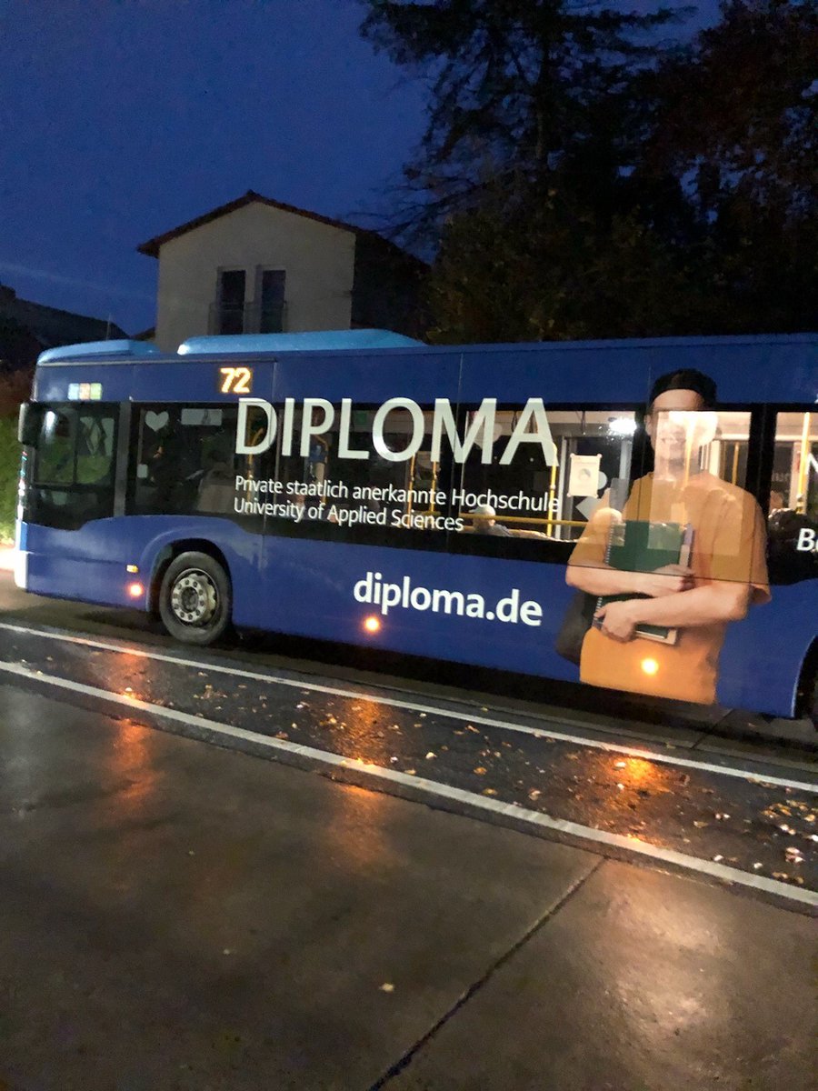 #Spotted: Unser DIPLOMA-Bus in Göttingen!📍🚎
Auch in Hamburg, Hannover und Kassel sind unsere Busse unterwegs! In München fährt die DIPLOMA-Straßenbahn🚀
Habt ihr uns schon gesichtet?👀📸