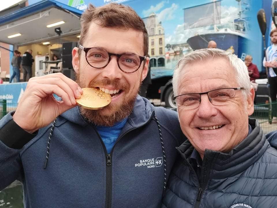 Cdos62's tweet photo. Semaine chargée pour notre Président et le #CDOS62 💪
➡ Retour sur la signature officielle de la @VilleBethune et celle de #BillyMontigny 🤩
➡ Remise des médailles du CDOS 62 pour @BartAdrien et @HuguesZango_TS 🚣🎽 https://t.co/sO98EXNSZh
