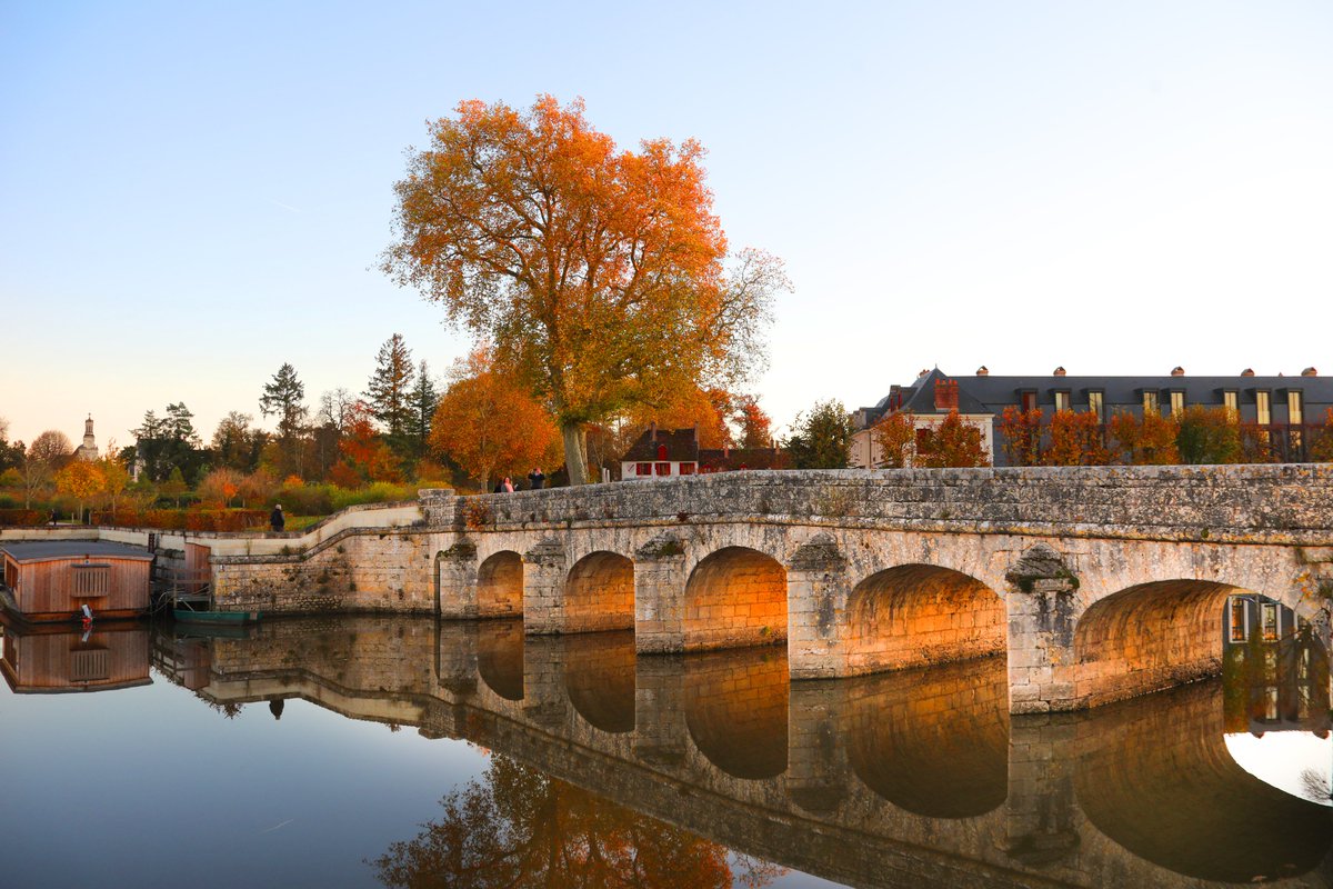 L'#automne est là ! C'est le moment parfait pour découvrir Chambord🍂🍁 
#MondayMotivation
