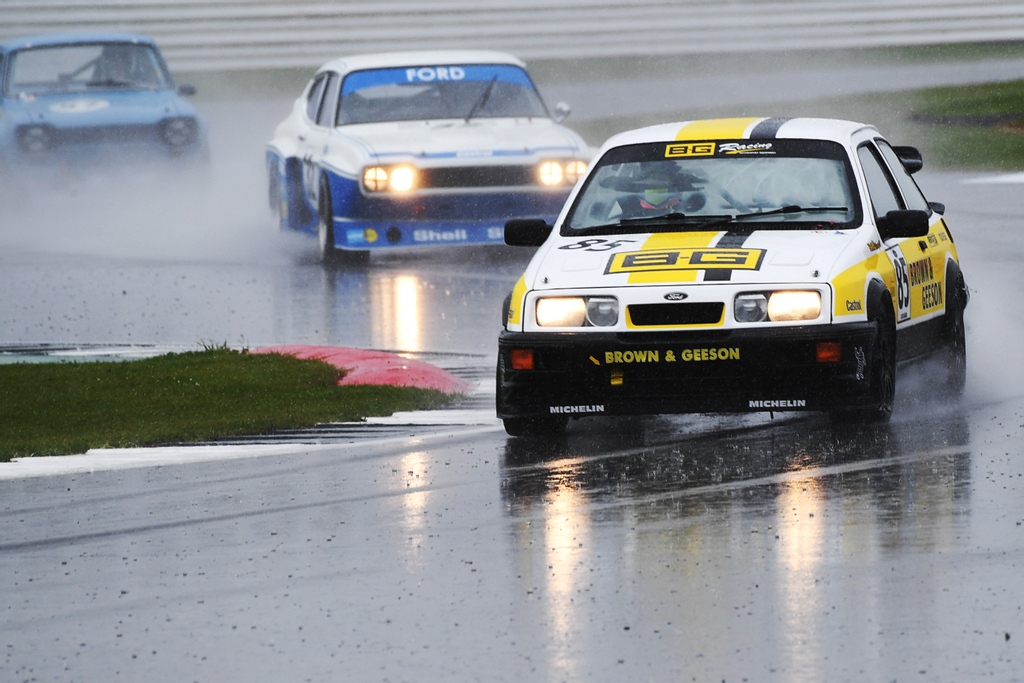 Powering into the new week, throwback to a rather wet Silverstone Classic in July this year ☔

#bgracing #brownandgeeson #motorsportequipment #fordsierracosworth #sierrars500 #rs500 #cosworth #groupa #grpa #classicford #retroford #heritageford #fordperformance #blueoval