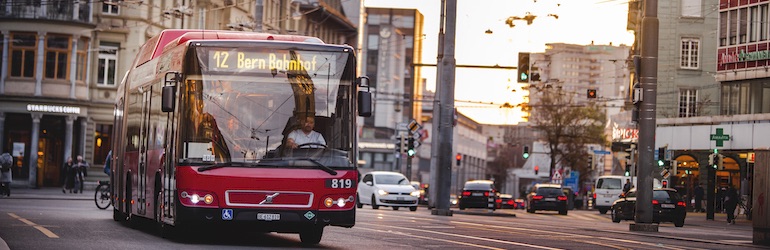BERNMOBIL's tweet photo. Verstärkung gesucht 🚀
Möchtest du die Rekrutierung unserer Fahrdienstmitarbeitenden übernehmen?
🚌🚟
Dann bewirb dich jetzt! 😀
 https://t.co/VZNFBos2sB https://t.co/Y6iCvamXAD