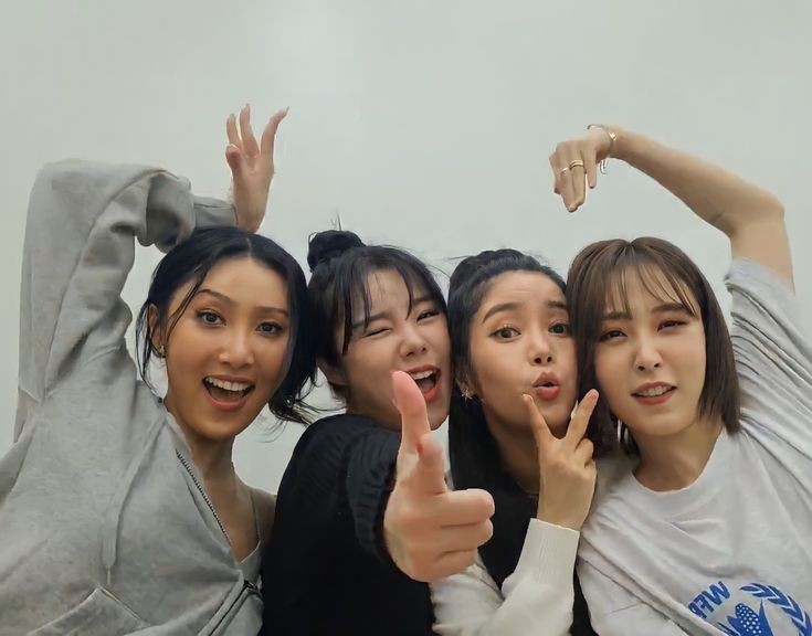 MoosStreaming's tweet photo. Monday
» The Stream of today it's focused #MAMAMOO YouTube MV's.
» You can join at any time of the day.
↓↓Follow the List Below ↓↓
HT: #마마무 #MOOSFOR_MMM @RBW_MAMAMOO https://t.co/kF7IWIrBkS