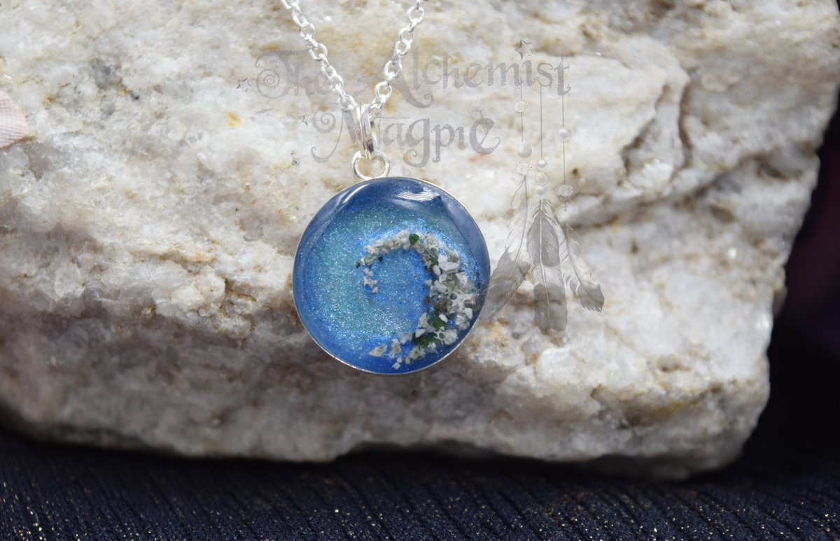 AlchemistMagpie's tweet photo. @LivEchonews I make jewellery out of peoples loved ones, get in touch for more info https://t.co/TtG77X7EmZ https://t.co/OkgOaO8UxY