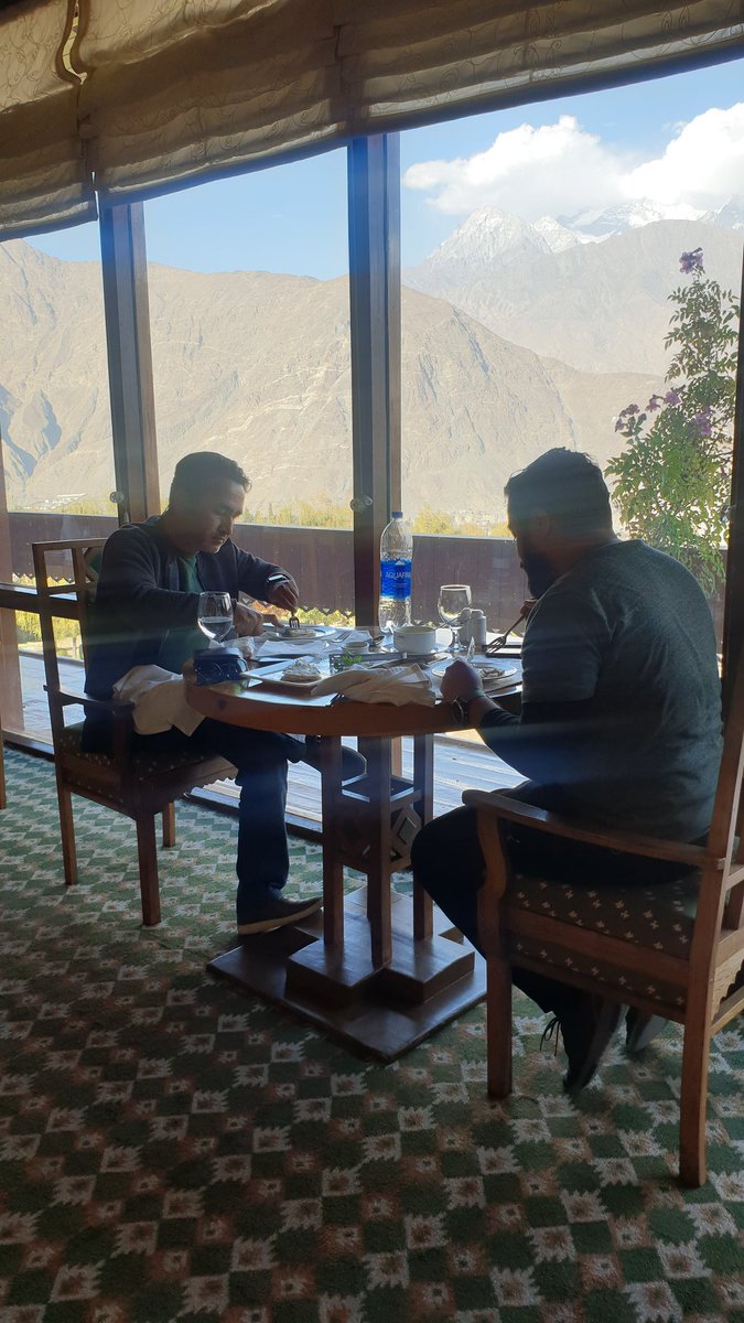 TheOffroader1's tweet photo. When @TheOffroader1 meets @GuardianX_ 🤩
#lunch #GilgitBaltistan #serena #localfood #1stmeetup https://t.co/oRszDWhsdM
