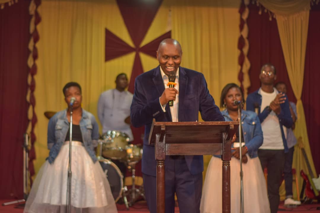 CfaChurch's tweet photo. Romans 16:1
I commend to you Phoebe our sister, who is a servant of the church..  

Servants are Pillars.

Pillars are reliable, Responsible, Supportive, Dependable, Constructive, Consistent, Helpful,  add value. https://t.co/06AeLE3jp6