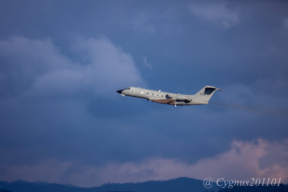 Cygnus201101's tweet photo. N173PA
Gulfstream Aerospace G-1159A Gulfstream III
Phoenix Air
November 15, 2021
#N173PA #GLF3 #RJCC #CTS #新千歳空港 https://t.co/VNNnnuB6KT