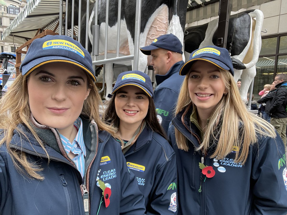 What an absolute privilege it has been representing @NFUCymru @NFUtweets @studentfarmer in the Lord Mayor’s Show on Saturday. Promoting climate friendly British farming with @NewHollandAG showcasing the first ever 100% methane tractor in the world 🚜#backbritshfarming