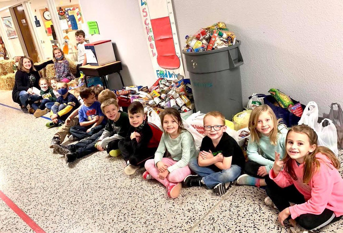 ReedsburgSD's tweet photo. ‘Tis the season for giving!

Mrs Campbell’s class at Pineview Elementary collected food for the Reedsburg Area Food Pantry. A BIG thank you to all who donated!

#ReedsburgPride https://t.co/Xru5b6gViM