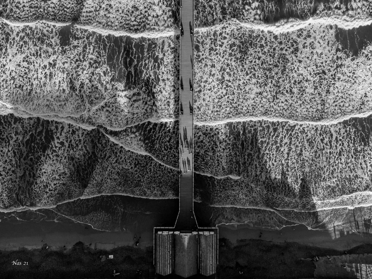 Long shadows at Saltburn ⁦<a href="/saltburnbysea/">Saltburn by the Sea</a>⁩ ⁦<a href="/SaltburnSurf/">Saltburn Surf</a>⁩ ⁦<a href="/Mavic/">Mavic</a>⁩ ⁦<a href="/MavicminiP/">mavicmini.pilot</a>⁩ ⁦<a href="/mavicmini2/">mavicmini</a>⁩