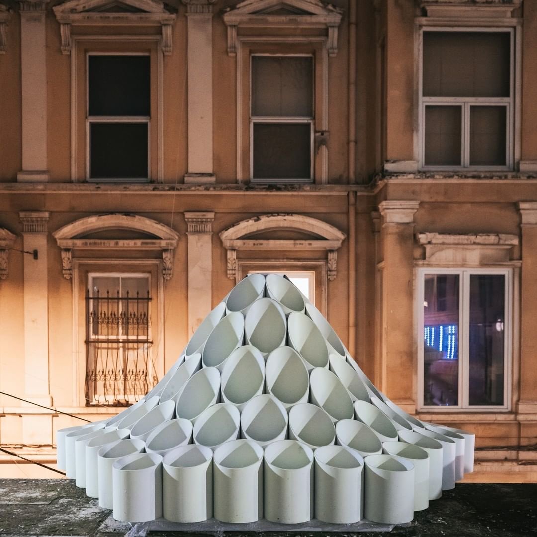 parametricarch's tweet photo. Turkish practice @MAArchitects_ designed the 'THE ECHO' installation in the Beyoğlu Light Exhibition, as part of the Beyoğlu Cultural Road Festival, which was organized to expand the global vision of Istanbul in terms of history, culture, architecture, economy, and tourism. https://t.co/D8gFj0pejK