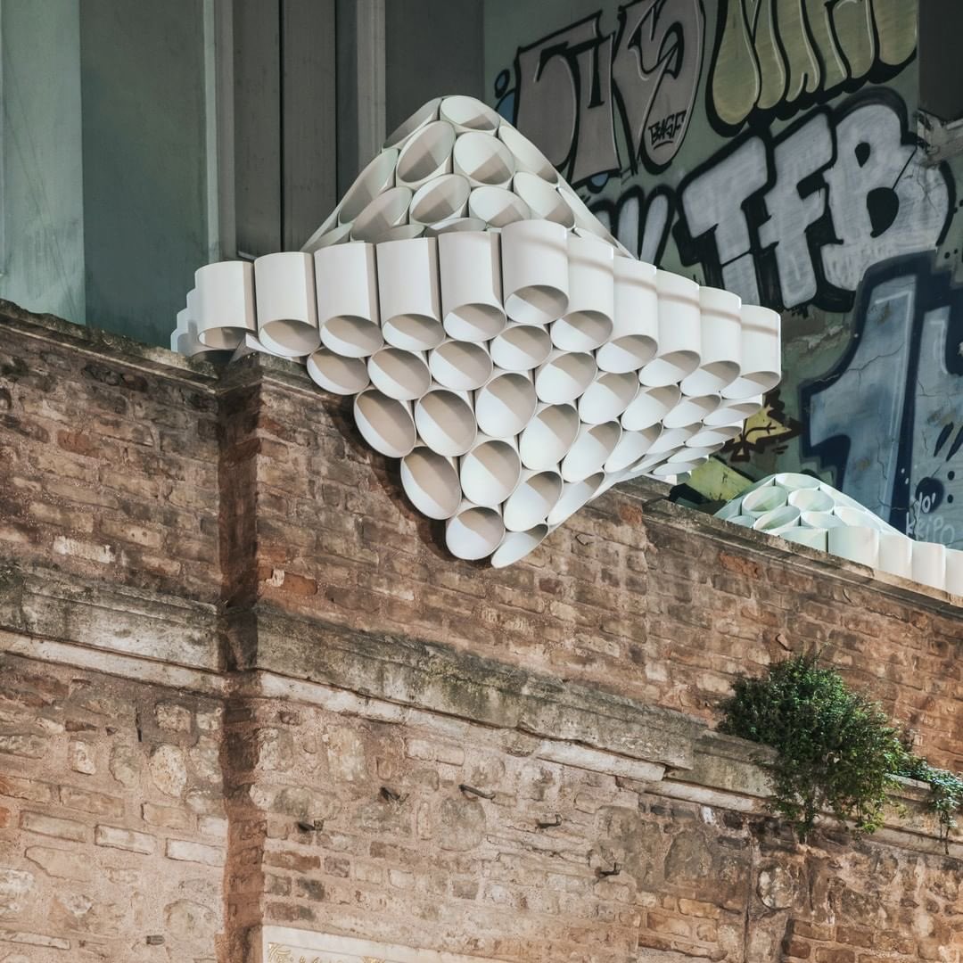 parametricarch's tweet photo. Turkish practice @MAArchitects_ designed the 'THE ECHO' installation in the Beyoğlu Light Exhibition, as part of the Beyoğlu Cultural Road Festival, which was organized to expand the global vision of Istanbul in terms of history, culture, architecture, economy, and tourism. https://t.co/D8gFj0pejK
