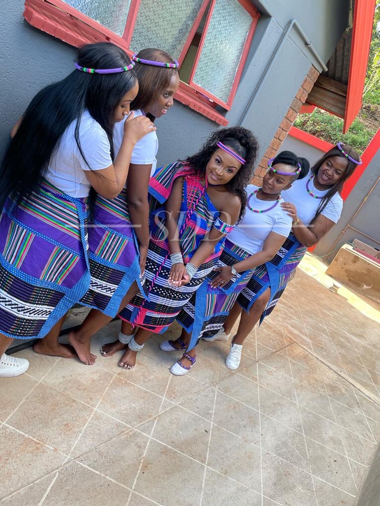 Pembi86672941's tweet photo. Our beautiful Makoti and her squad🥰🥰 https://t.co/AIESc0F2dQ
