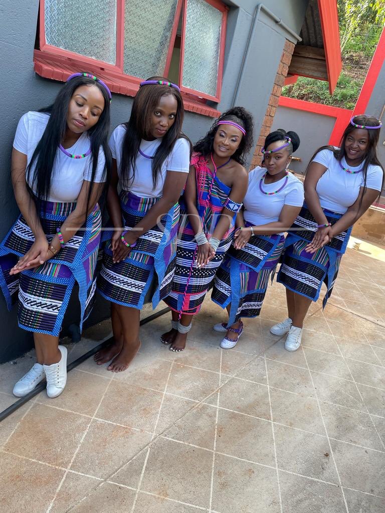 Pembi86672941's tweet photo. Our beautiful Makoti and her squad🥰🥰 https://t.co/AIESc0F2dQ