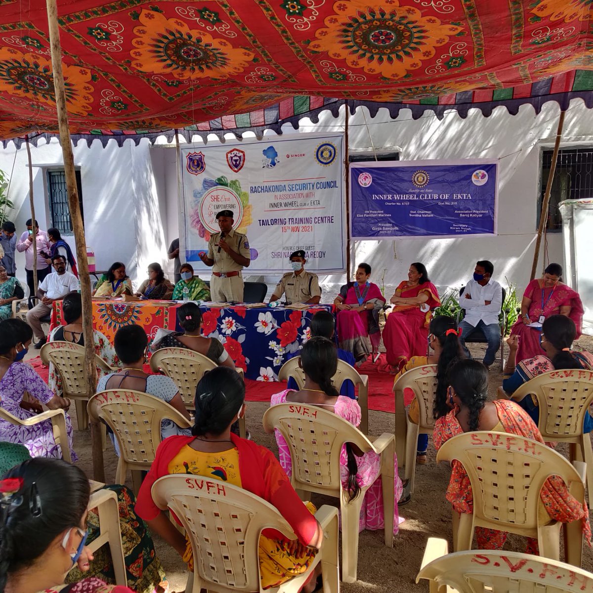 MalkajgiriCop's tweet photo. #RachakondaPolice in coordination with @RKSC_Rachakonda has launched a flagship program  “SHEera - #Empowering_Rural_Aspirants” for empowering &amp; creating #SelfEmployment for women from the rural sector under RKSC Women’s Forum at #Survail under the limits of @NarayanapurPS https://t.co/flBr797nh6