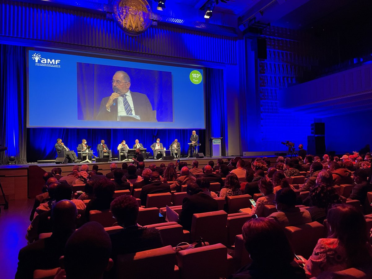laurent_sceaux's tweet photo. Congres des maires 2021 avec les élus des Outre-mer. L’Etat doit mieux associer les maires pour lutter efficacement contre la pandémie. Cette crise montre combien l’intelligence territoriale est au rendez-vous dans nos collectivités notamment  ultra-marines. #AMFQuiNousRessemble https://t.co/pmt0LxYcdj