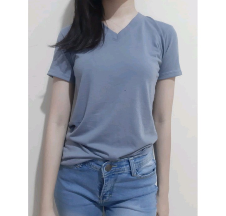 SimpleLookThing's tweet image. kaos v-neck cewek🌱

Buat yg pakai hijab,kaos ini jempol bgt ni, utk daleman yg dipadukan dgn cardigan atau kemeja
Simple but nyaman
Just 16k
shp.ee/dcmvcsj