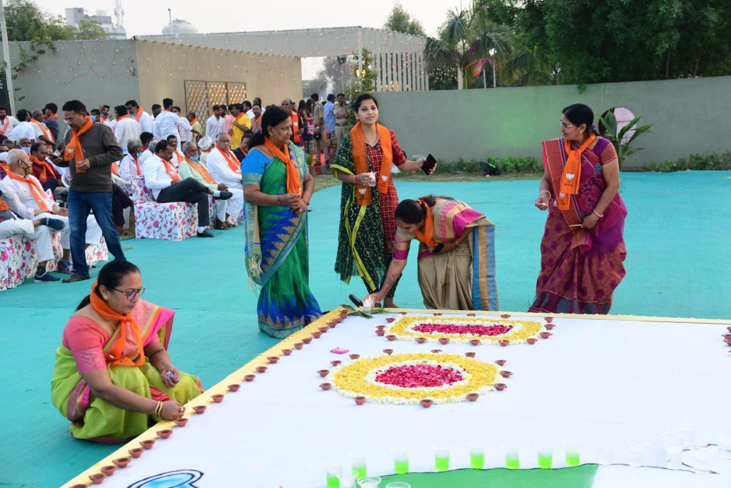 n_bhavi's tweet photo. નુતન વષૅ અમદાવાદ જીલ્લા નુ સ્નેહ મિલન પવૅ બાવળા મુકામે યોજાયુ 
@BJP4Ahmedabadd 
@HarshadGiriBJP 
@PatilOffice 
@mpsudhirgupta https://t.co/f0704LdhEs