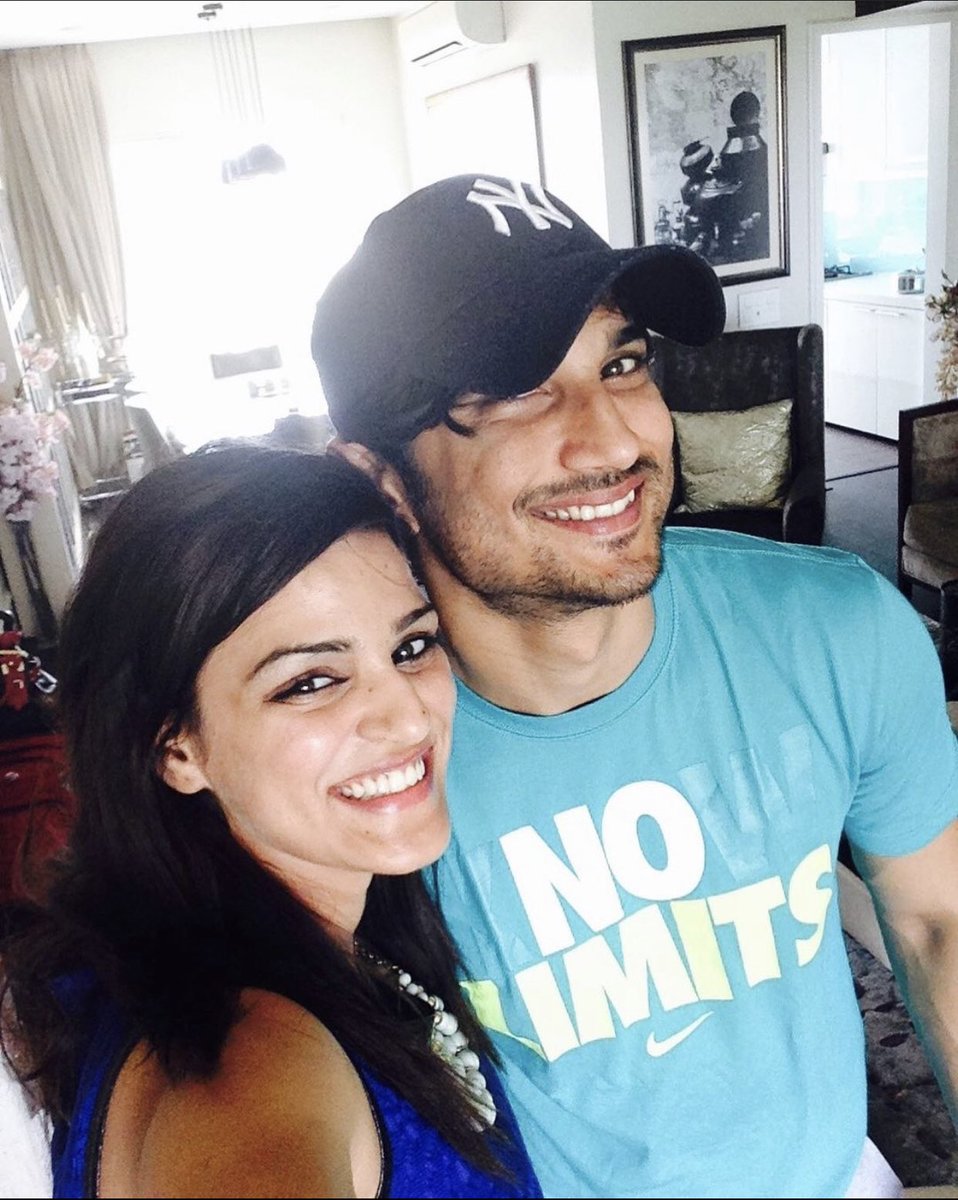myselfArin's tweet photo. Happy Birthday Gudiya Di❤️ @shwetasinghkirt 
Missing You @itsSSR 💫💔 https://t.co/VeA5D7eZH0