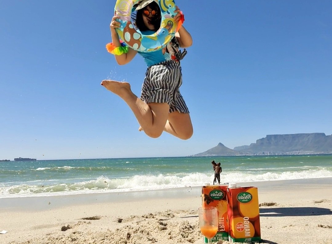 __ChantelAugust's tweet photo. #MetroGoWithGoodness #RhodesQuality it's summer time which also means lots of #RhodesQuality Moments π§π§πΉ so refreshing π @METROFMSA https://t.co/xt9fZUFaTZ