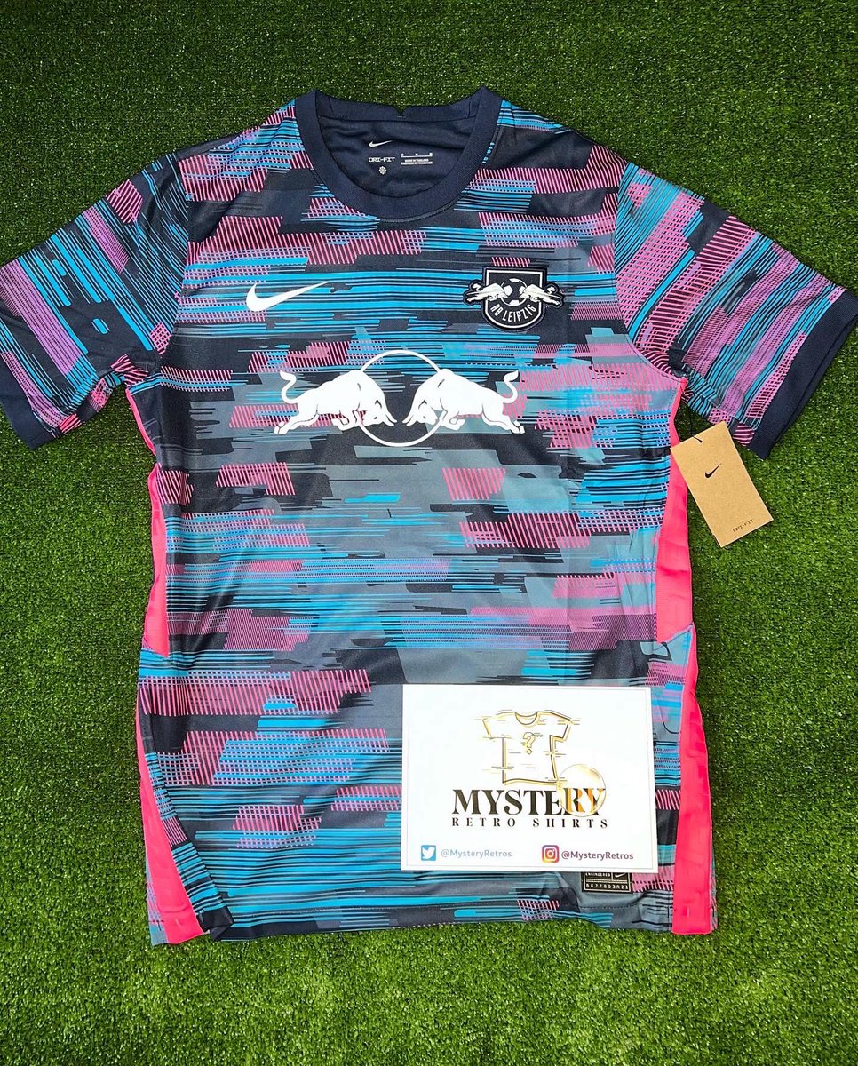 If England beat San Marino tonight we’ll giveaway a MysteryRetroShirts.co.uk box!👕🎁

Retweet &amp; follow us to enter.📲