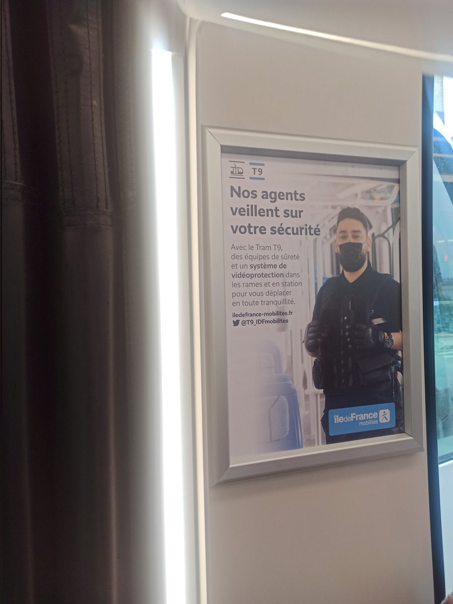 AgatheGatha's tweet photo. Apparemment il ne restait plus que des masques enfants le jour du shooting 😅 @T9_IDFmobilites #tramwayT9 #monday https://t.co/CerSv34kQ9