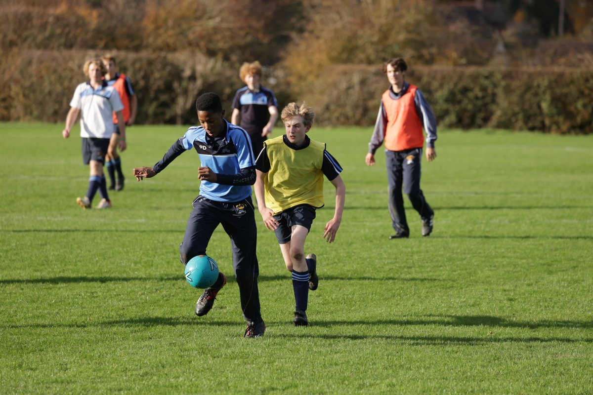 KSBPhotos's tweet photo. Photos from the sports fixtures @KingsBruton vs @Clayesmore on Saturday, can be viewed here - 
https://t.co/Gh1HB4qx7d

#KSBChristmasTerm #KSBHockey #KSBRugby #KSBFootball @KSBSportDept https://t.co/rljkljs2Vm