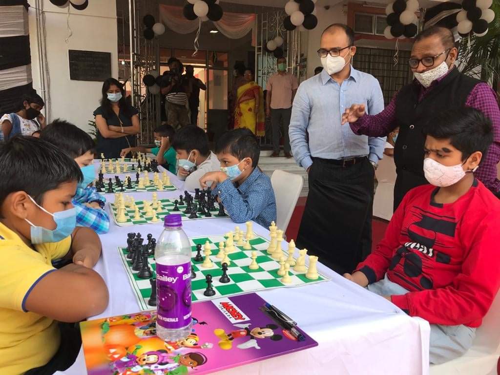 rothinchess's tweet photo. #Chesstalk with Principal Secretary, Education during 3rd edition of Late kailash Nath Sarma Memorial All India Open Online Chess Championship 2021.
#Guwahati https://t.co/P1et9ibow9