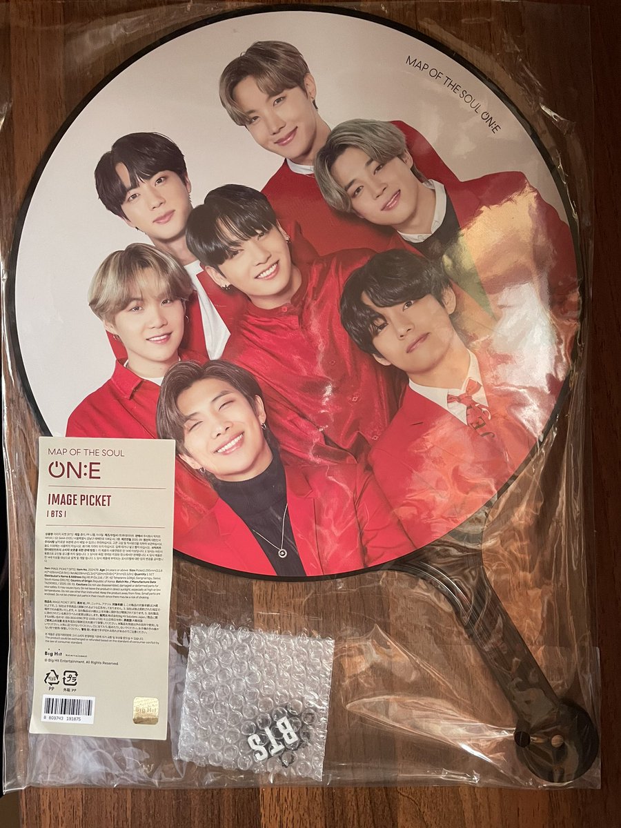 04everph's tweet photo. #04everonhand | ready to ship ! 🤩

— sealed mots on:e image picket ( jungkook | group )
— ₱ 900
— onhand
— mod: j&amp;t direct | sco | ggx
— comment “mine” (reserve for 2 days)

🏷 jk photo wts lfb ph go fan bts bangtan merch https://t.co/aRBsKtyxaN