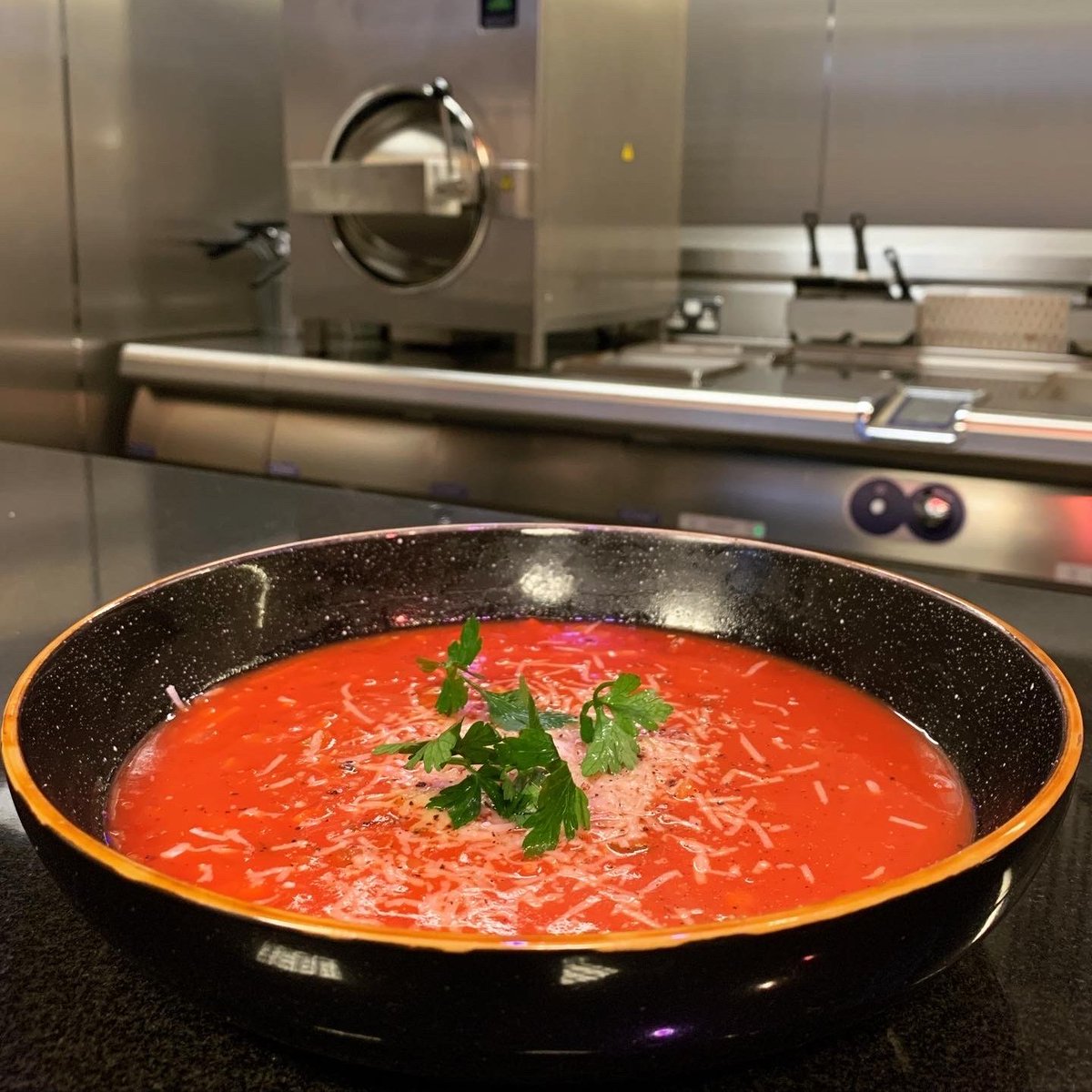 Hobart_UK's tweet photo. Minestrone soup ➡️ vegetable risotto ➡️ salmon en papillete, all cooked in the Bonnet High Speed Steamer in minutes, and all dishes that are included in our next live cooking demonstration!

💻Go to https://t.co/rcBhmqMkcV to register to watch
 📅17th November, 11AM-11:30AM https://t.co/DgUbj99ehV