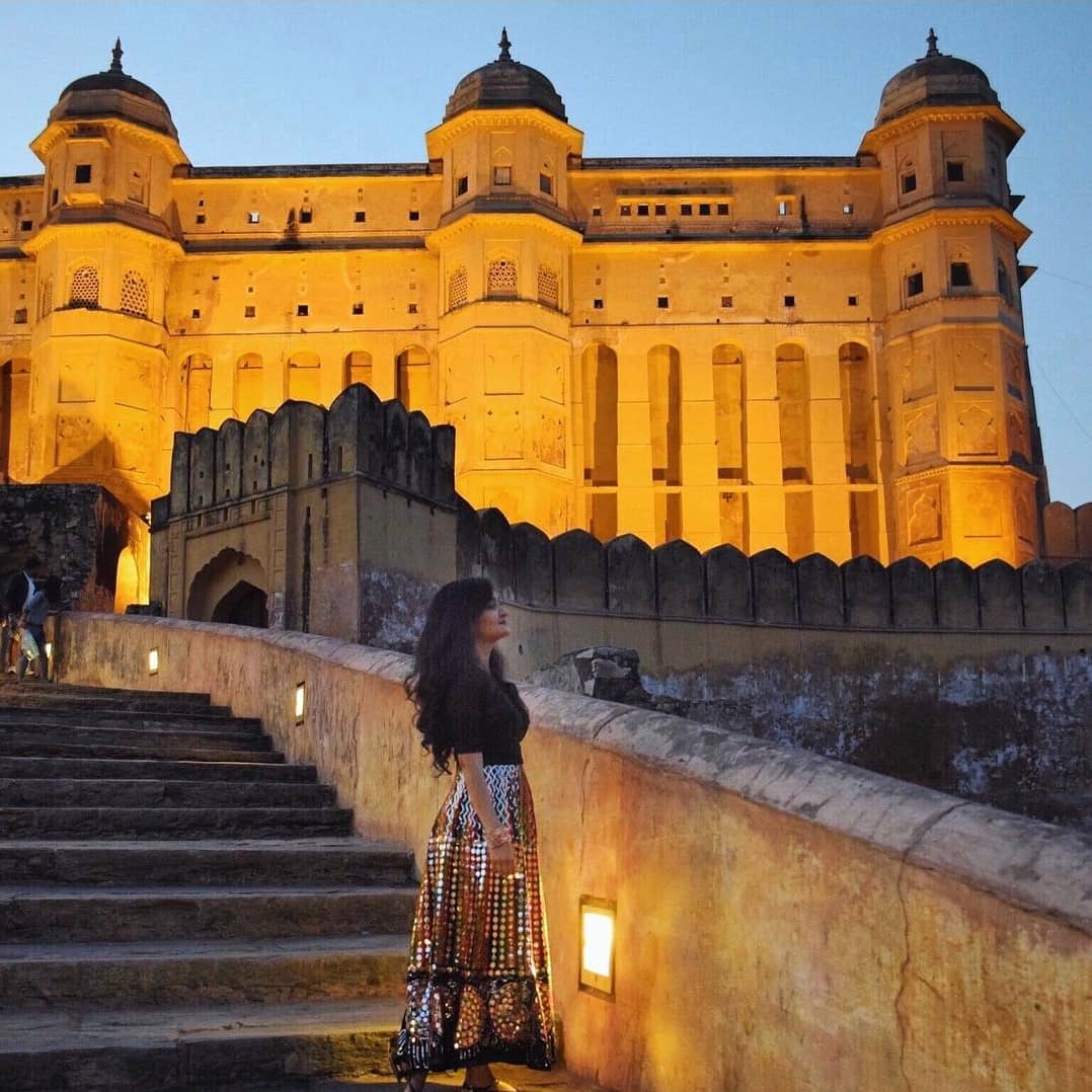 Jaipurstuff's tweet photo. Amber Fort is the scintillating jewel in the crown of Jaipur! The lights at night are simply breathtaking. 

"Amer Fort" 📍

In Frame - -@cynera
Picture Credit - @blossc

Follow @jaipurstuff

#jaipur #amerfort #india #rajasthan #travel #incredibleindia #photography #amer https://t.co/Yyb1C5TBa9