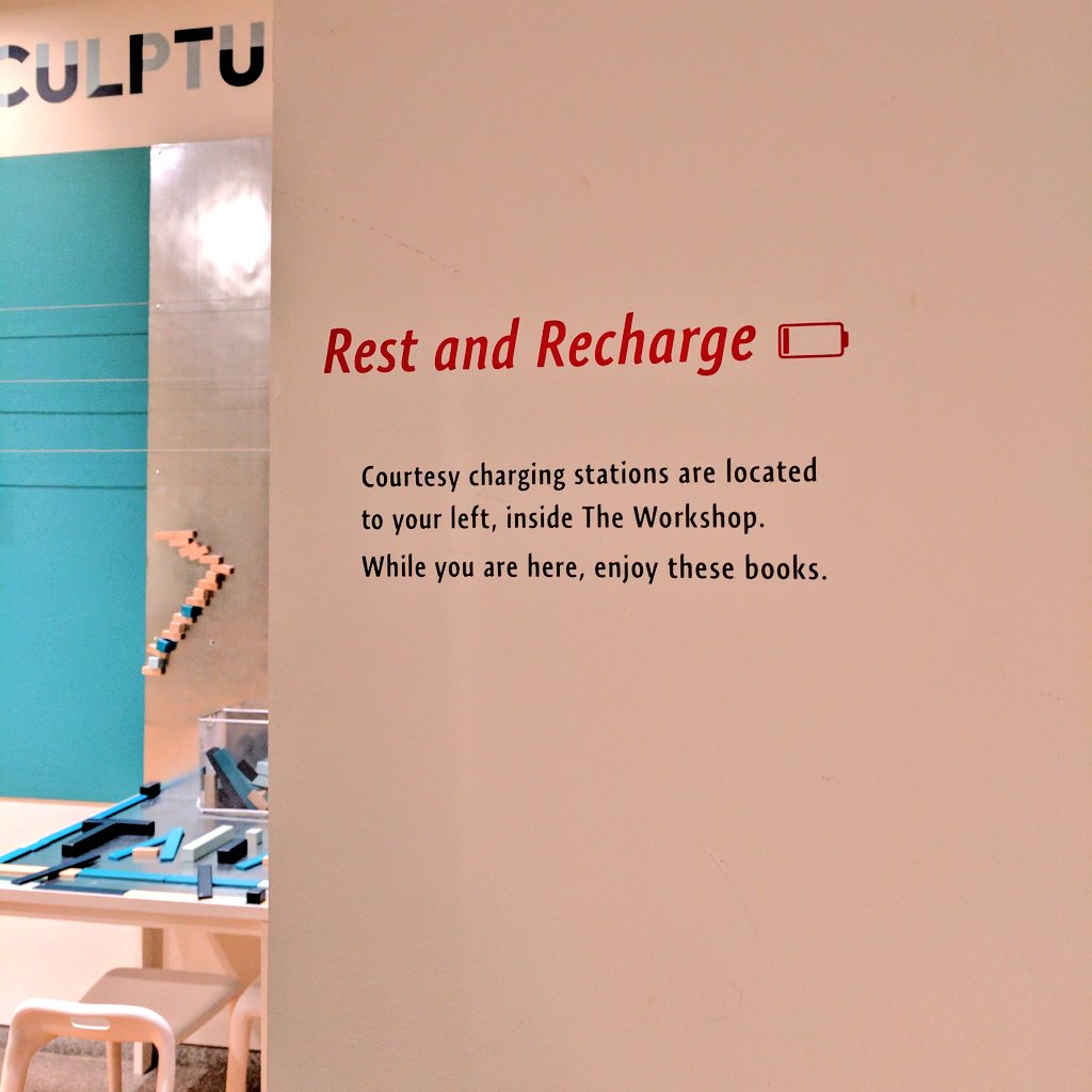 magmidd's tweet photo. Museums can be a place for #connection. Because I like to use the internet to connect with colleagues about my museum visit, I always appreciate when there is a wifi connection as well as a charging connection like this recharging zone @PtldMuseumofArt. #Museum30 https://t.co/Qs6VgRAITp