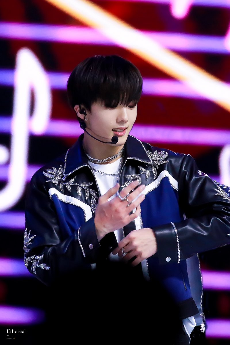 EtherealJs's tweet image. 👉🤚
#지성 #JISUNG #NCT #NCTDREAM