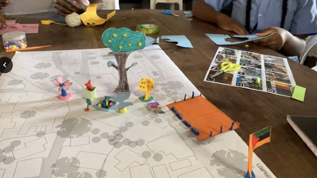 UrbanDesign_Lab's tweet photo. Resilient public space design through the residents: we are now prototyping co-creation tools with children, women, barrio-leaders in the development of 20 public spaces in informal settlements in #Maputo #Mozambique #PTUM
#MaputoUrbanLab #bettercities #UDL https://t.co/CFtxbTjcM1