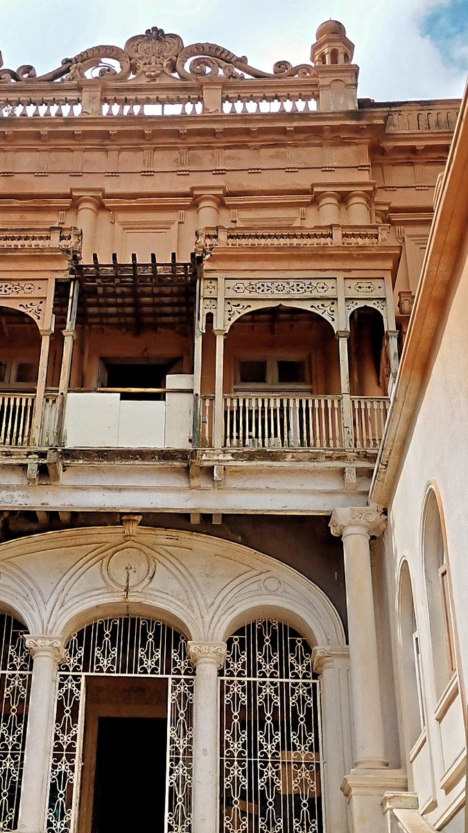 kirthzz's tweet photo. 🤍 went to irrummanzil palace today 🤭 it's beside irrummanzil metro station 🥲 the other side there was a film shoot on progress so I couldn't click pictures
Wait for me to spam on tl in a few hours 🥺 https://t.co/JiJvZsvTfd