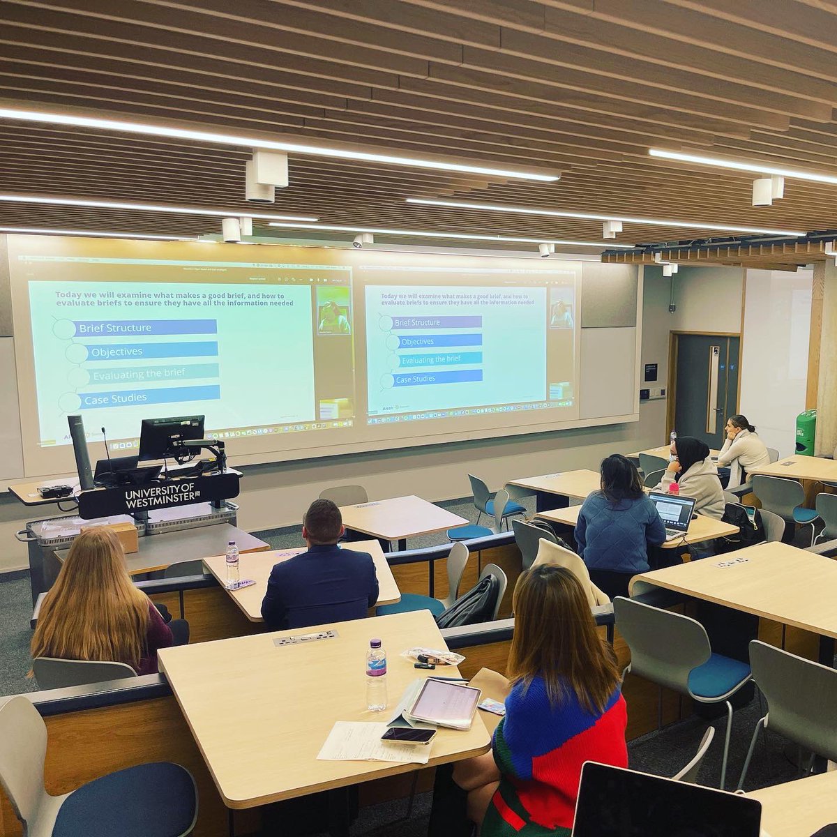 pradvuow's tweet photo. Three #alumni from our #PRadv course came to discuss Final Projects and strategies in our high tech lecture theatre 1. @gogomiro1996 #zuzanna came to the campus to present and @NovPastore   beamed in from her job in #Publicis to review how to evaluate a strategy https://t.co/o7qsleZ4Cv