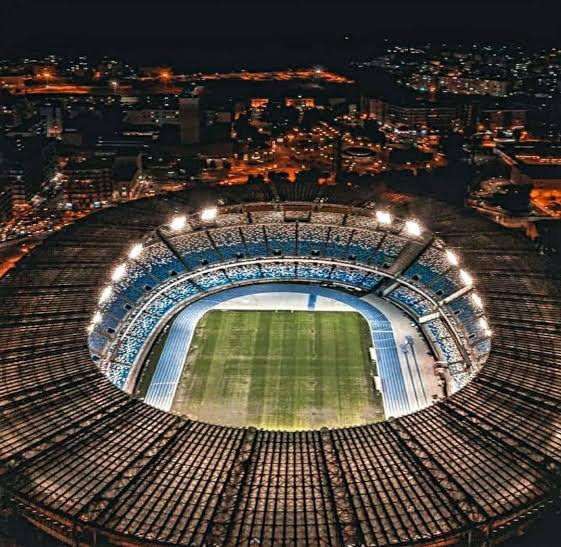 Какая вместимость стадиона. Стадион Диего Армандо Марадона. Стадион Сан Паоло Неаполь. Стадион Наполи Марадона. Стадион Марадона Неаполь Диего.